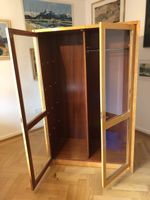 Filigraner Mid Century Kleiderschrank mit Glastür (vintage)