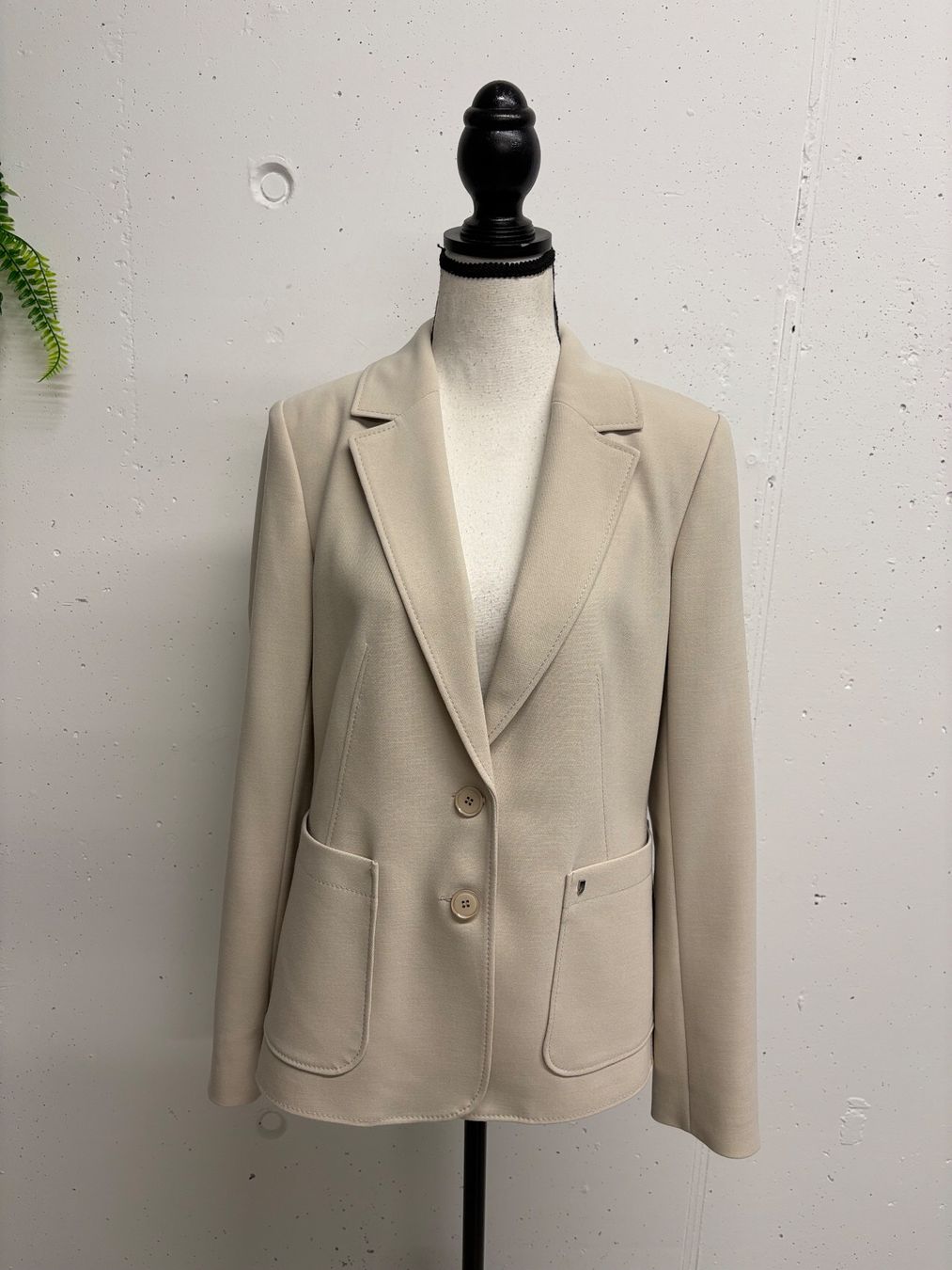 Comma Ensembles & Tailleurs: Comma Anzug beige Gr. 36 – D'occasion à Regensdorf par secondchancefashion 3