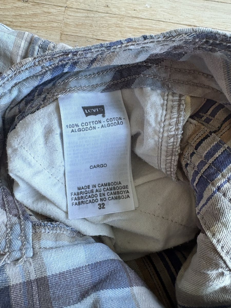 Levi's Pantaloni: Levi's Cargo Shorts, Size 32, Plaid – Usato da Nyon venduto da Iamher 2