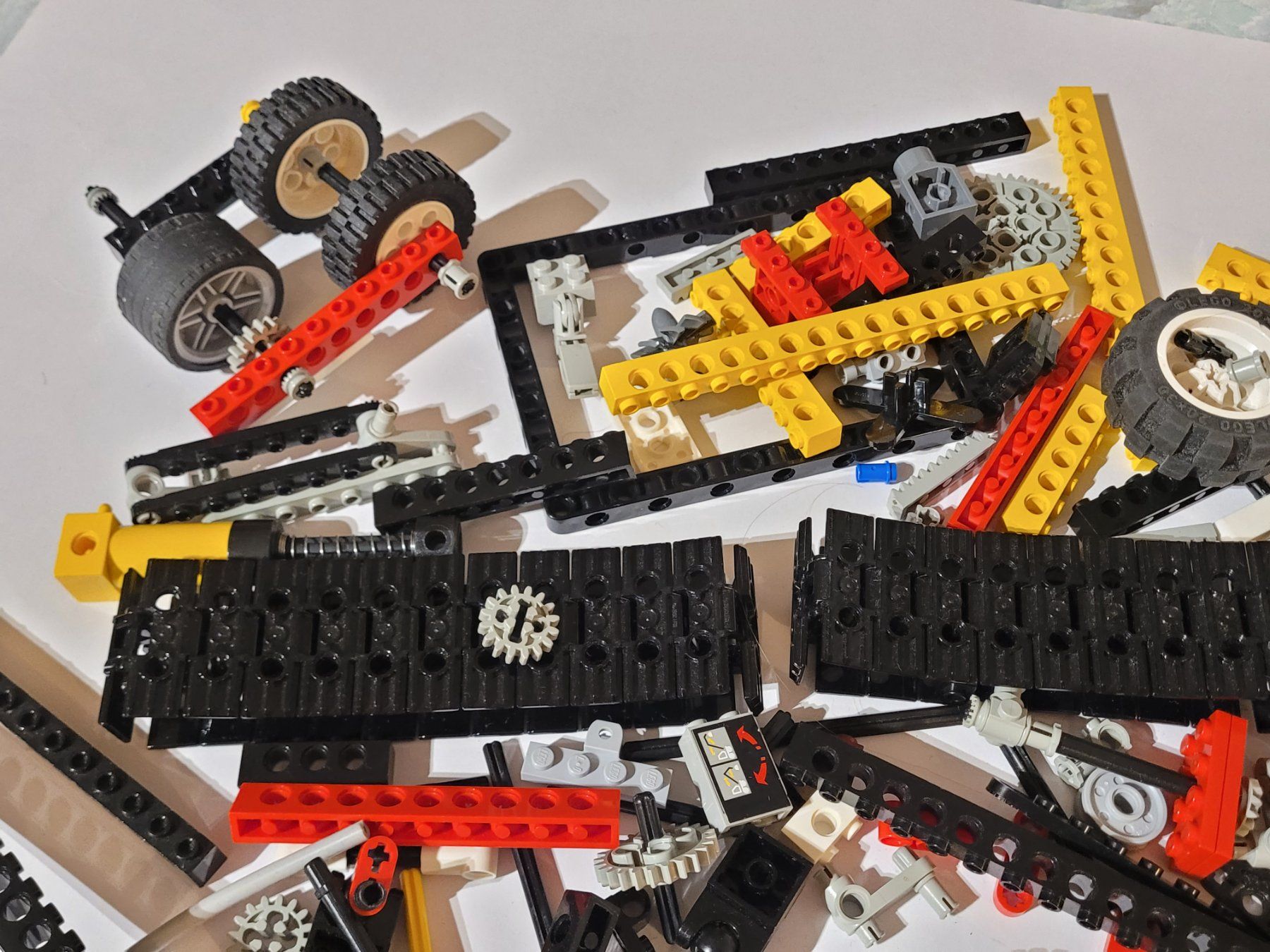 Lego Baukästen: Lot de pièces Lego Technic – Gebraucht aus La Tour-de-Peilz von estelle69 5