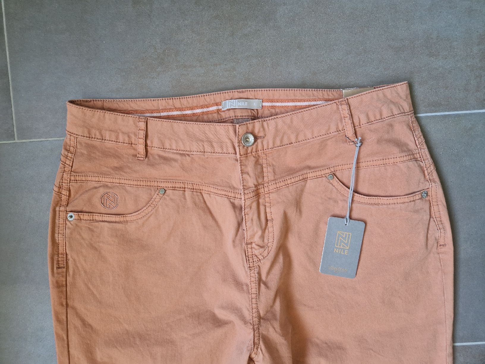 Nile Pantaloni: Nile Hose L Tapered – Nuovo e nell'imballaggio originale da Lichtensteig venduto da Cocabana_16 1