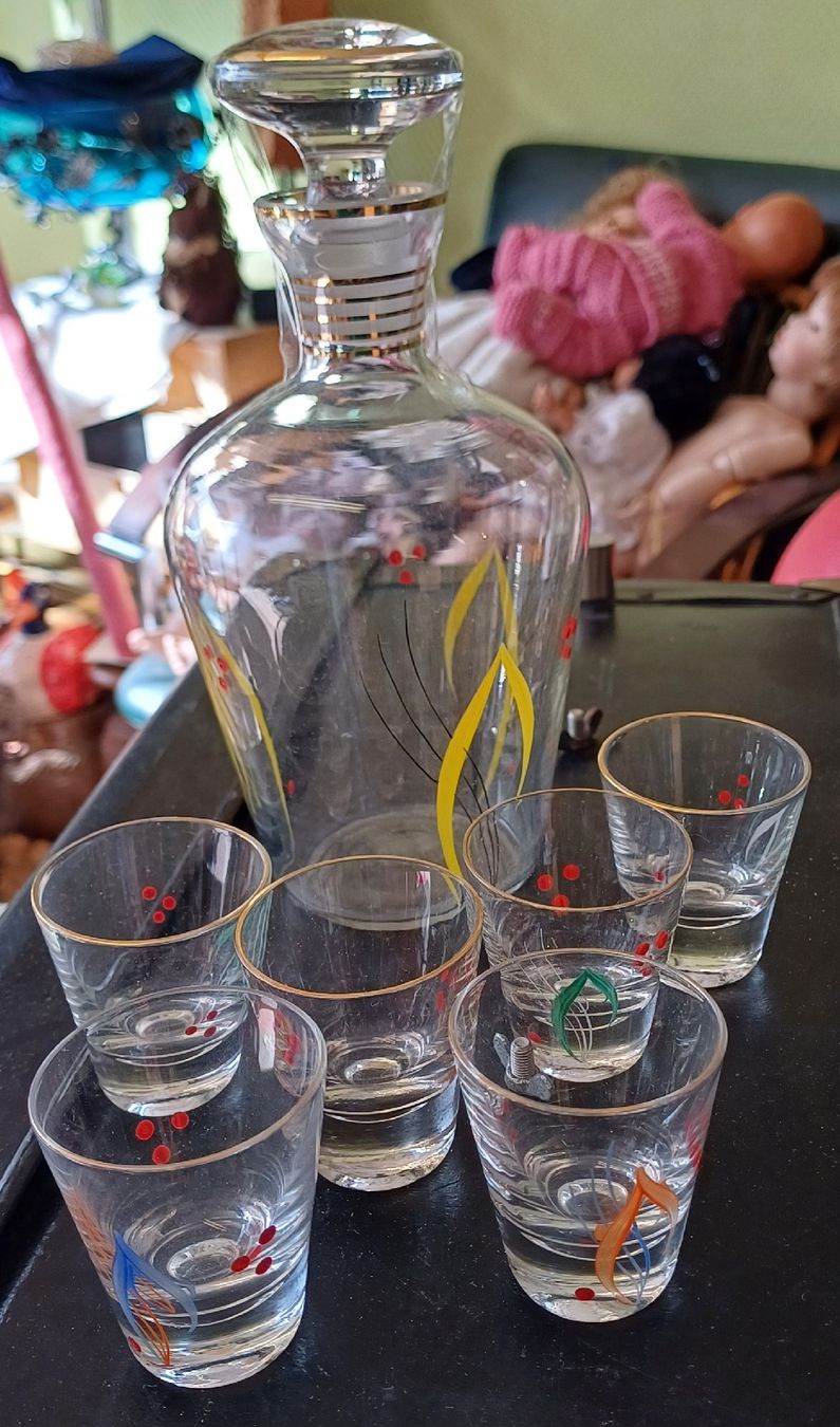 Bicchieri: Karaffe und 6 Schnapsgläser vintage – Usato da Merenschwand venduto da Brockinell