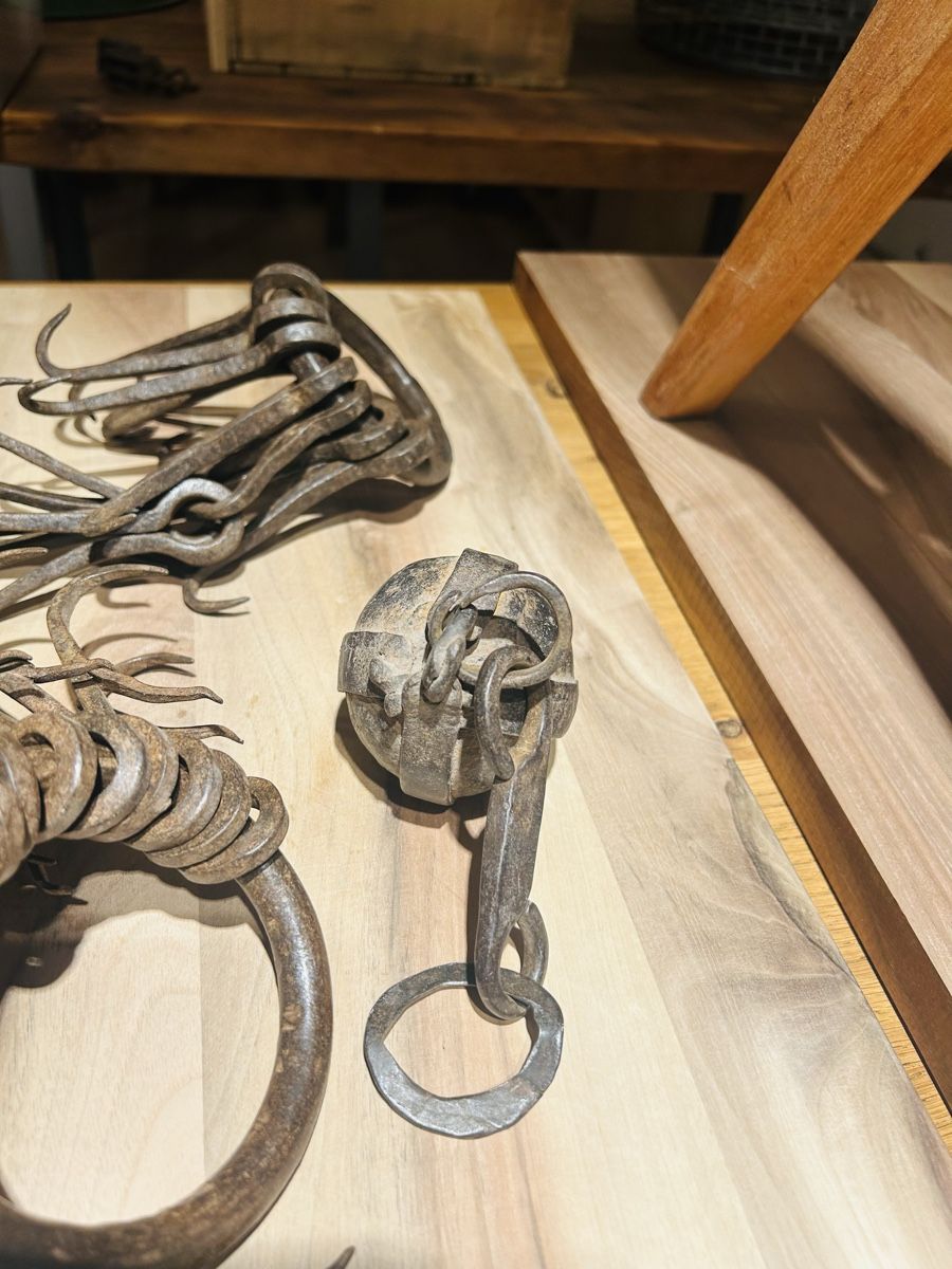 Tutte le decorazioni: Antique Eisen Teile  – Usato da Zürich venduto da KuduKing 3