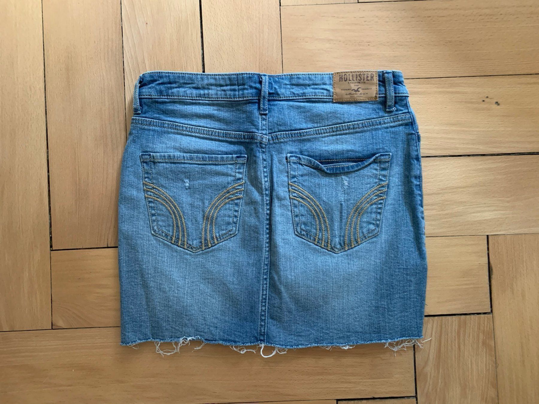 Hollister Jupes: HOLLISTER - Jeansrock hellblau 26 – D'occasion à Zürich par Diazaio 2