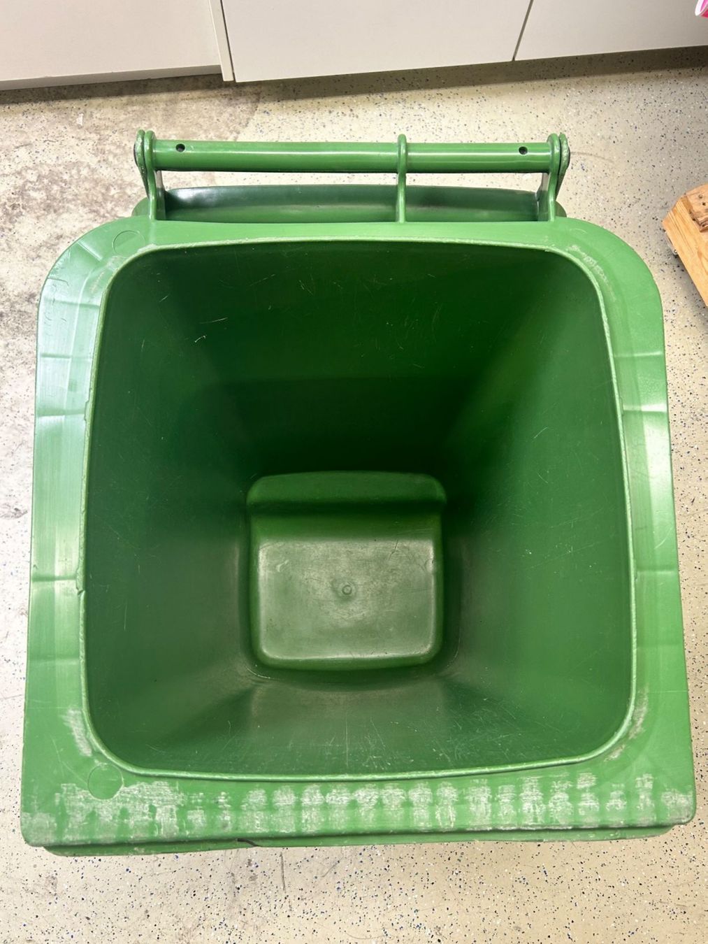 Poubelles: Kompost- Kübel - Tonne - Container – D'occasion à Malters par DPHandel 5