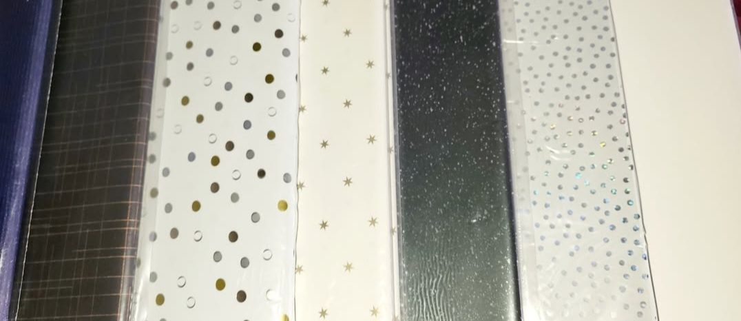 Carta: Geschenkpapier verschiedene Muster und Farben Konvolut – Nuovo e nell'imballaggio originale da Riniken venduto da Melanie910 3