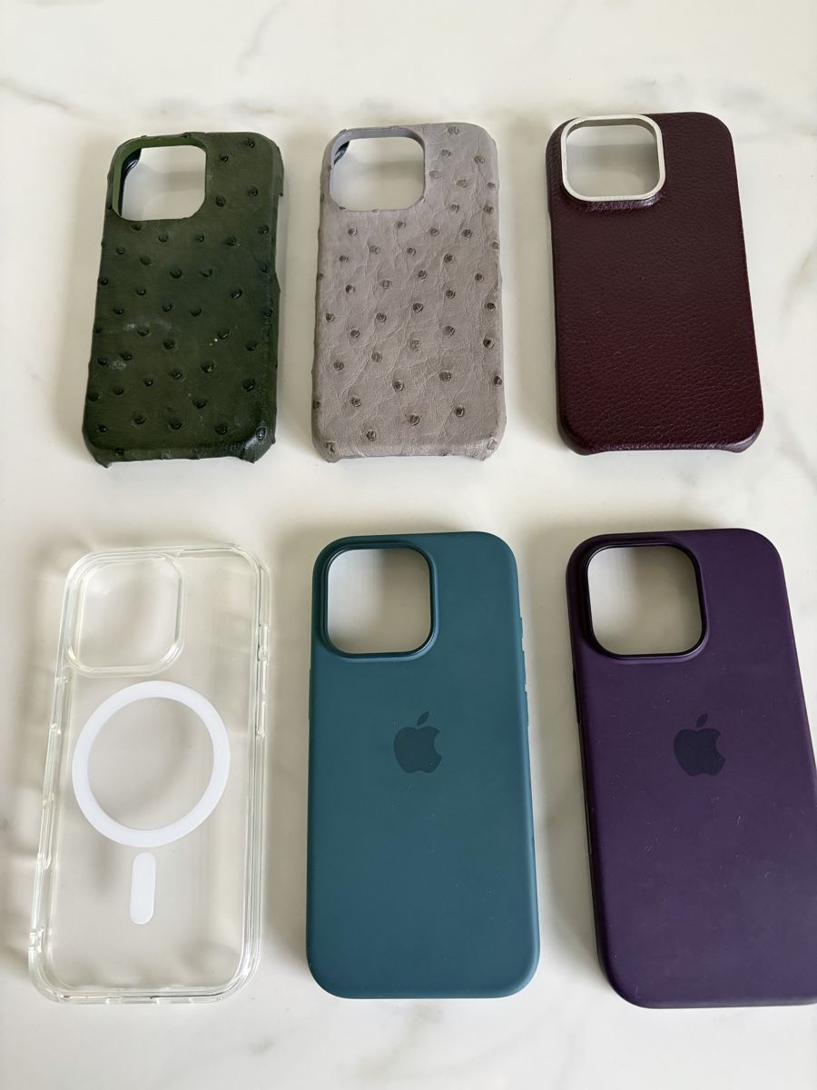 Apple Coques & Protection écran: Six iPhone 16 Pro cases one is LABODET – Neuf (Voir description) à Cologny par sab_xh7v