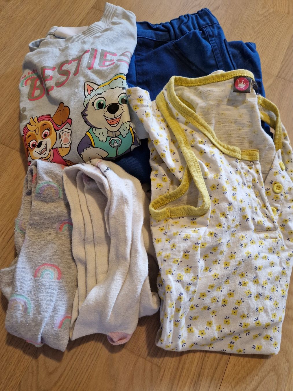 Lotti & Set di vestiti: Kinderkleider Gr.128 – Usato da Lützelflüh - Goldbach venduto da Annegret1988