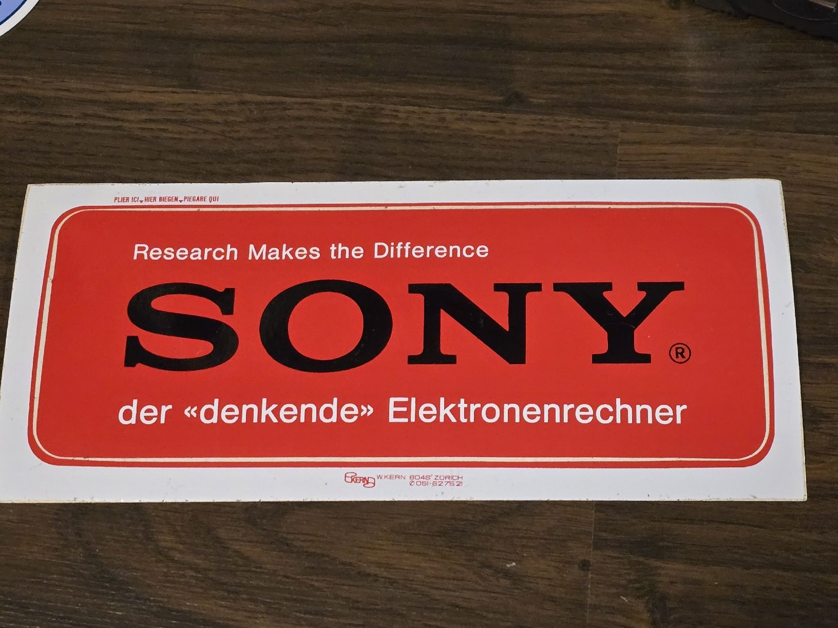 Calcolatrici tascabili: Vintage Sony Sticker, "Thinking" Computer, Collector's Item – Nuovo (secondo la descrizione) da Baden venduto da swiss-alps