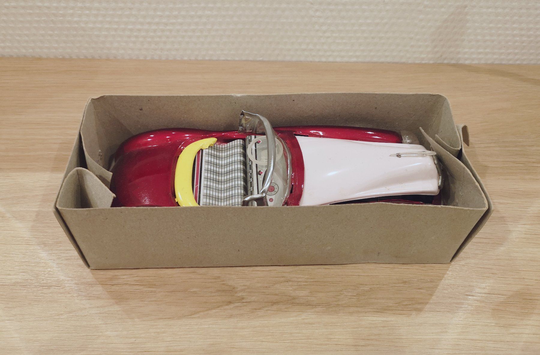 Modellini d'auto: altes Blechauto mit originaler Verpackung – Nuovo e nell'imballaggio originale da Niederbipp venduto da kevintifu20 3