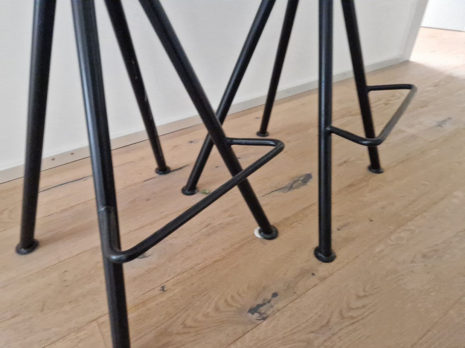 Sgabelli: 2 Barhocker Holz Metall – Usato da Frauenfeld venduto da EllenRiesterer 2