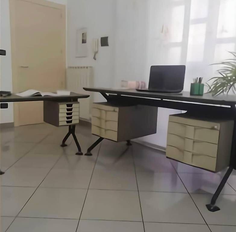 Scrivanie: Scrivania Studio BBPR Arco OLIVETTI Synthesis – Usato da Chiasso venduto da gin_2v7n
