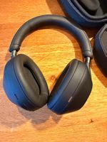 Sony WH-1000XM5 avec housse