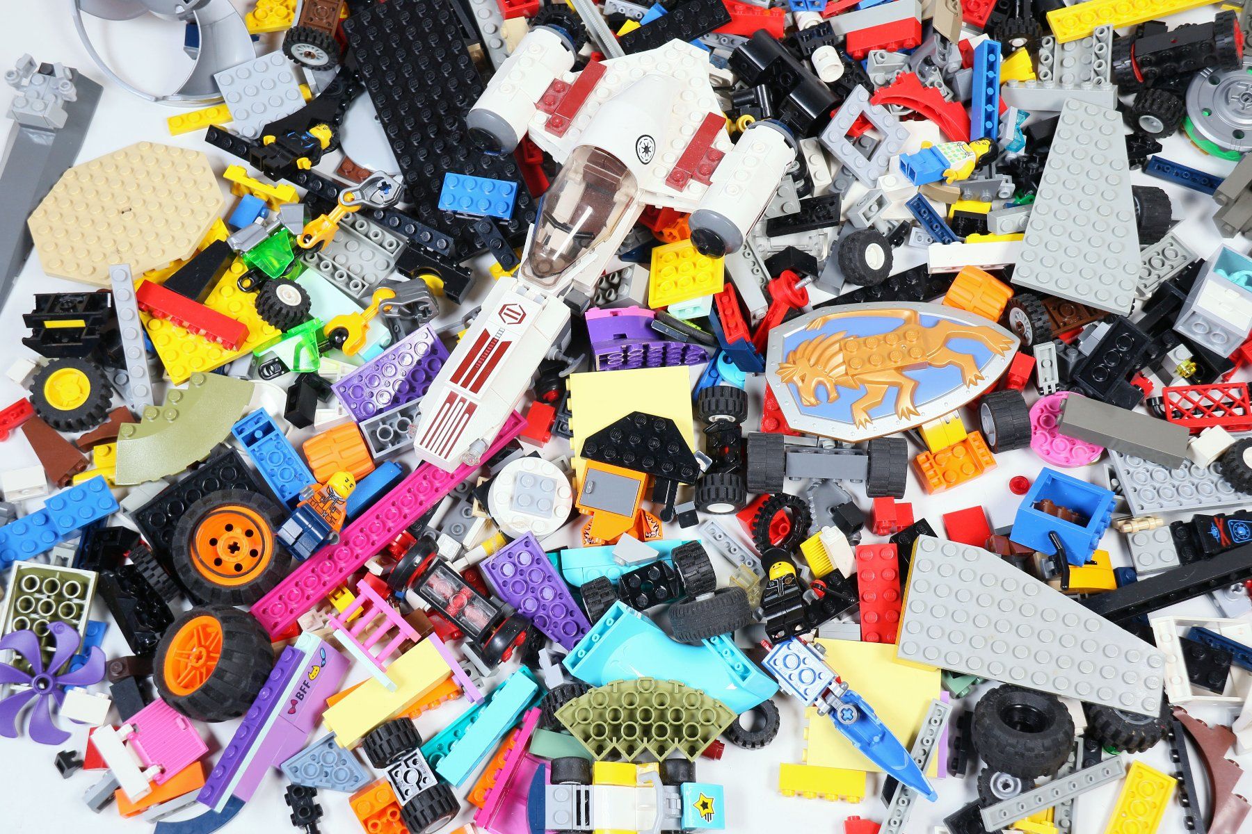 Lego Baukästen: 1.5 kg. Legoteile mit Minifiguren – Gebraucht aus Hettlingen von Scholi99 1