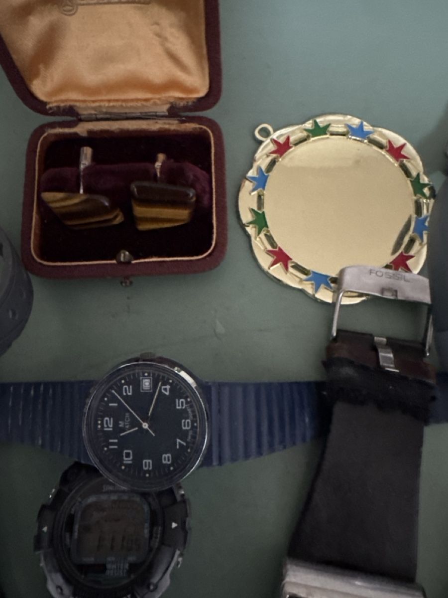 Orologi: Lot de montres diverses et accessoires état variable – Difettoso da La Chaux-de-Fonds venduto da lida2005 3