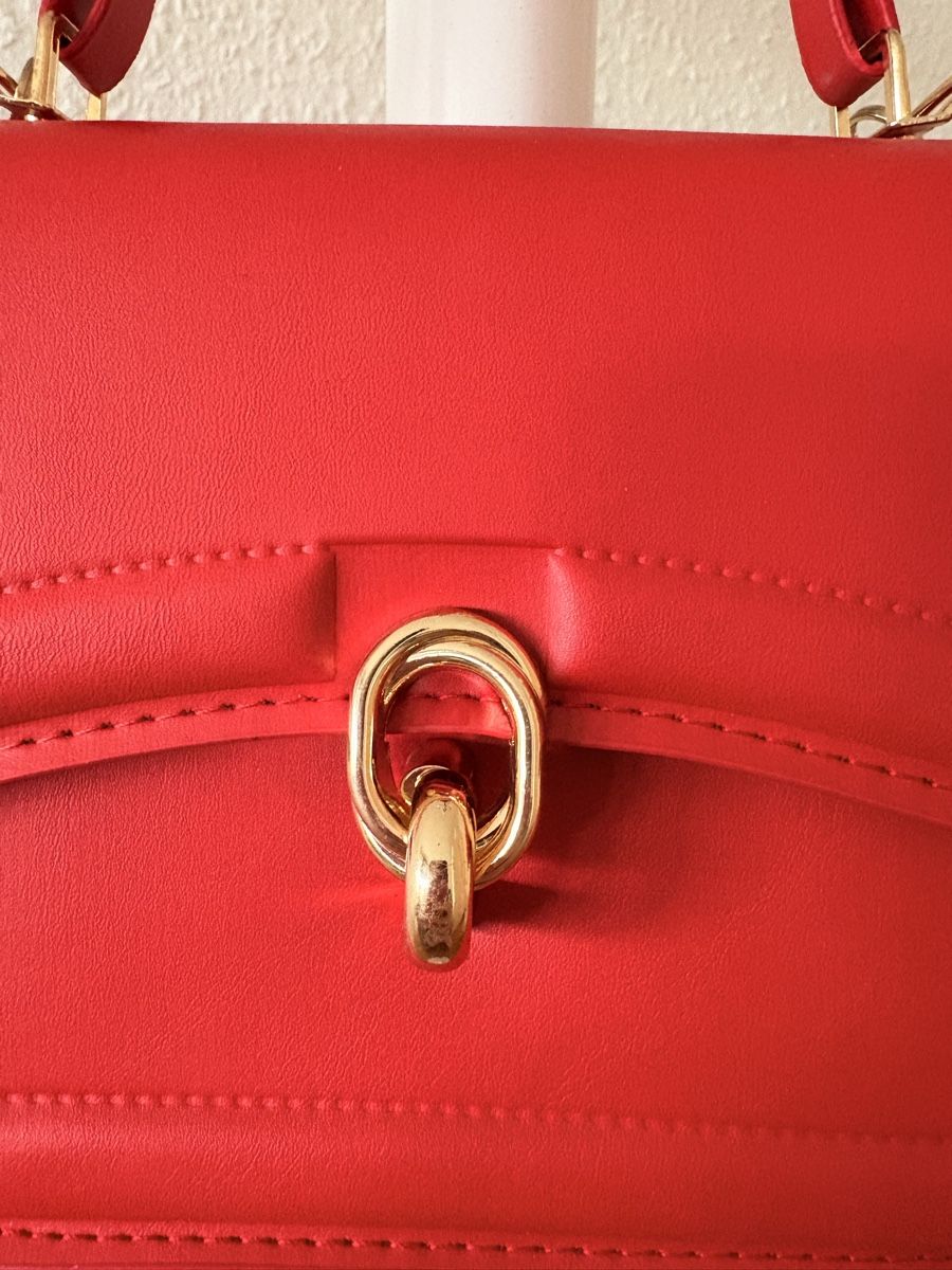Shein Borse da donna: Petit sac à main rouge vif  – Usato da Chêne-Bougeries venduto da bru_bs9n 2