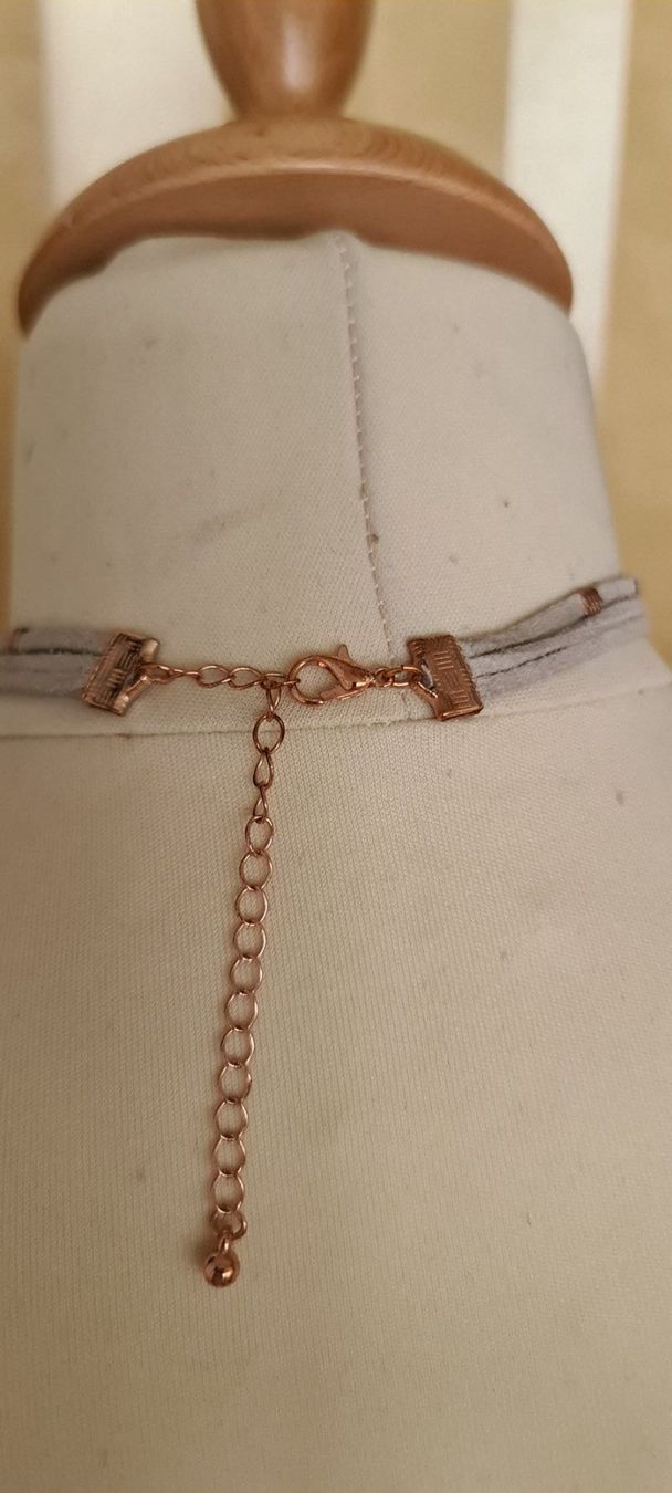 Ketten: Collier imitation daim 3 lanières neuf – Neu (gemäss Beschreibung) aus Genève von Saleena 1