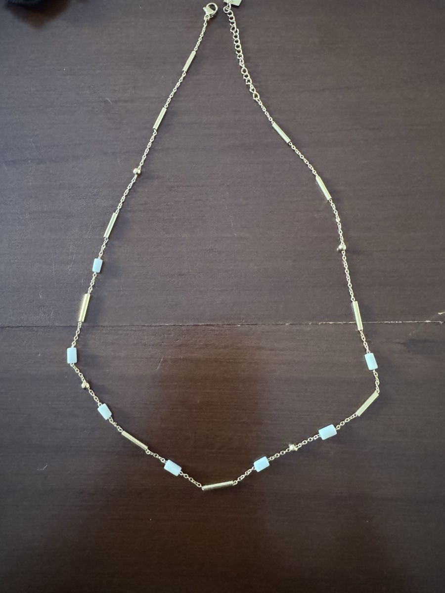 Ketten: Collier Zag doré perles blanches style minimaliste chic – Gebraucht aus Sion von car_pxm2