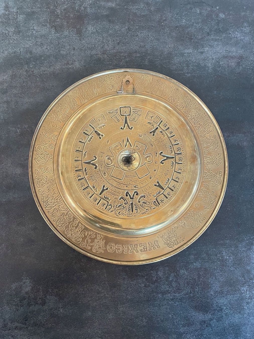 Piatti di portata: Ancien Plat en Laiton Mexico – Usato da Vallamand venduto da Bricbracbroc82 3