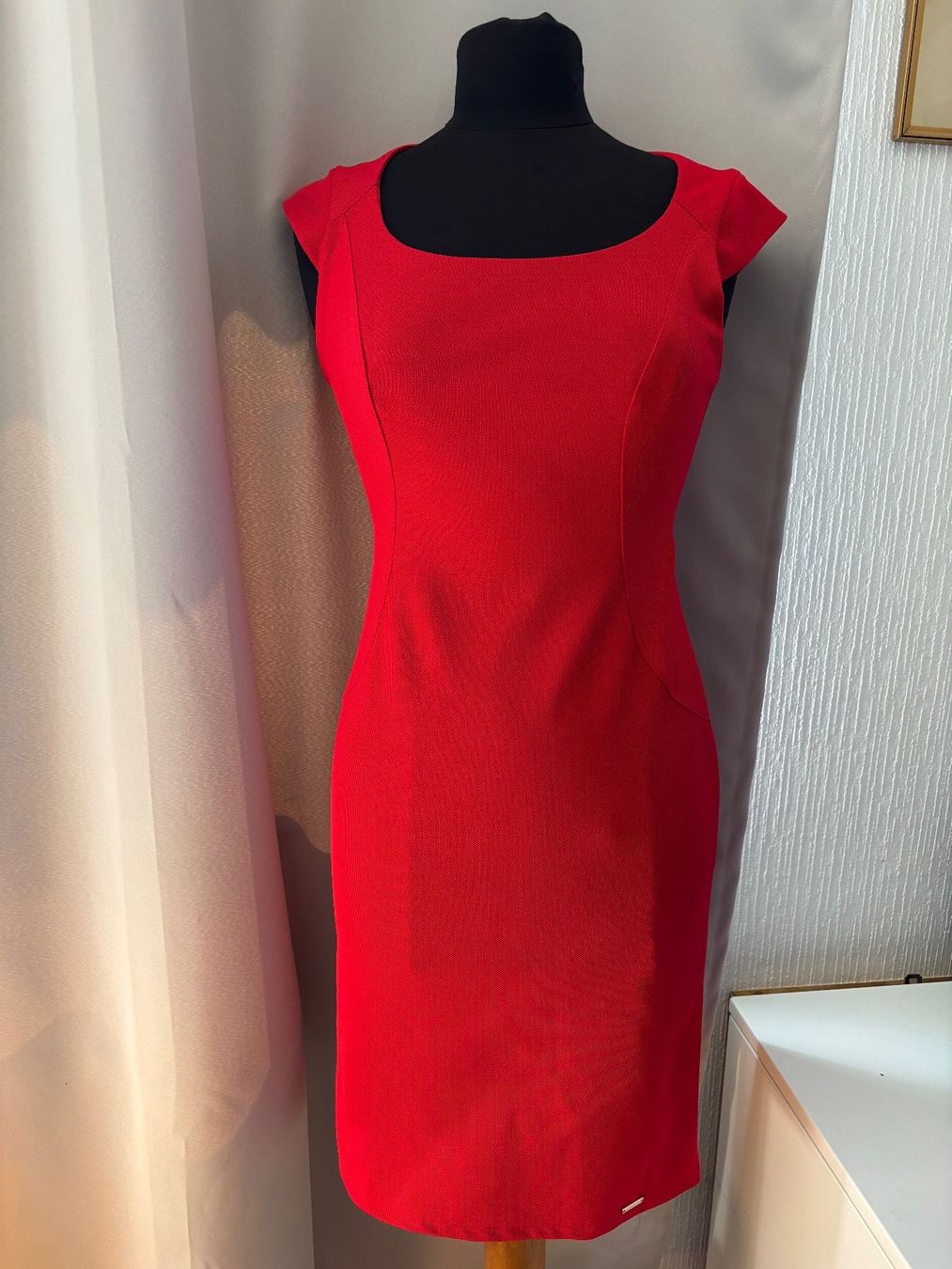 Kleider: Robe rouge de la marque Numoco  Neuve avec étiquette T.M – Gebraucht aus Peseux von Cresus27 2