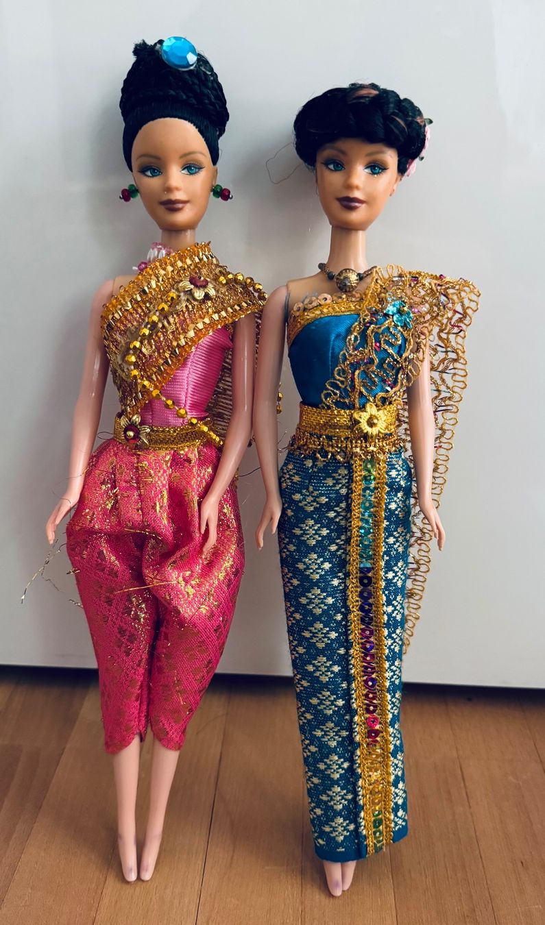 Bambole: Zwei Barbies in orientalischen Kleidern – Usato da Bettwil venduto da bellis_perennis_222
