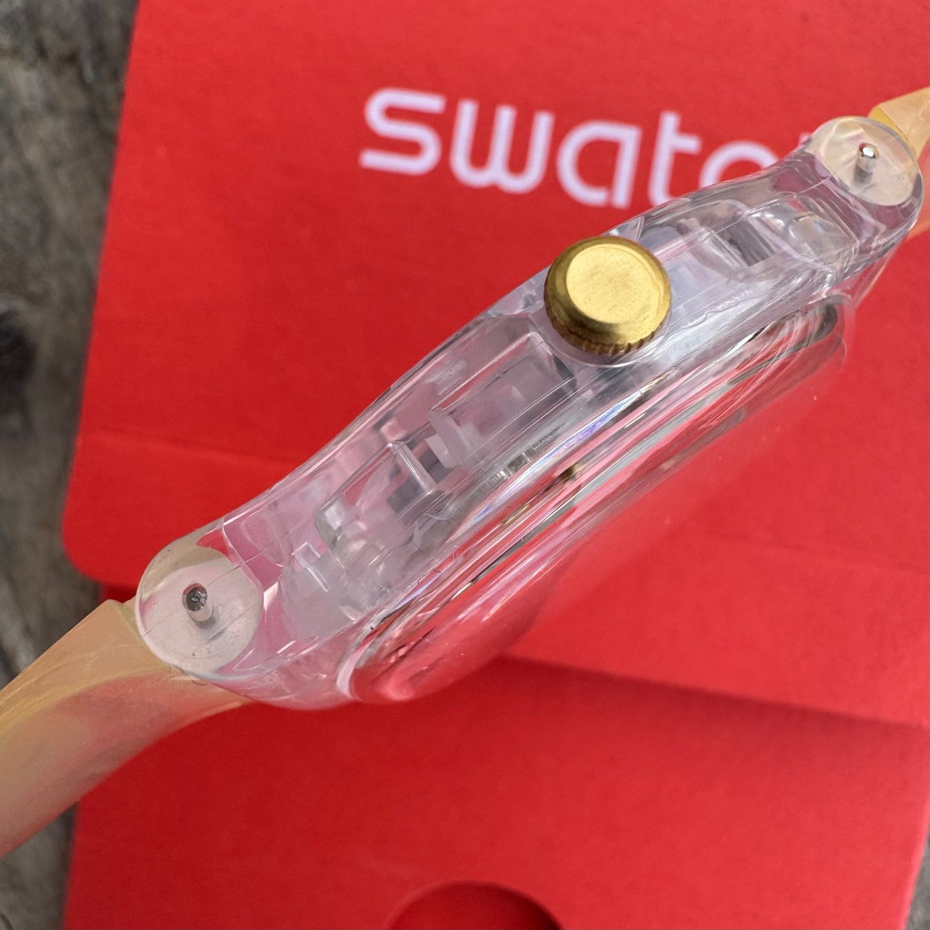 Swatch Montres: Swatch EST. 1983 SUOZ161 Skeleton Celebrate Transparent – D'occasion à Arzier-Le Muids par Avanna 2