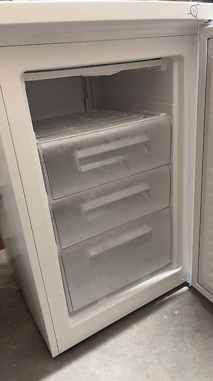 Kibernetik Congelatori: Kibernetik Gefrierschrank 91 Liter – Usato da Niederwangen BE venduto da lia95 2
