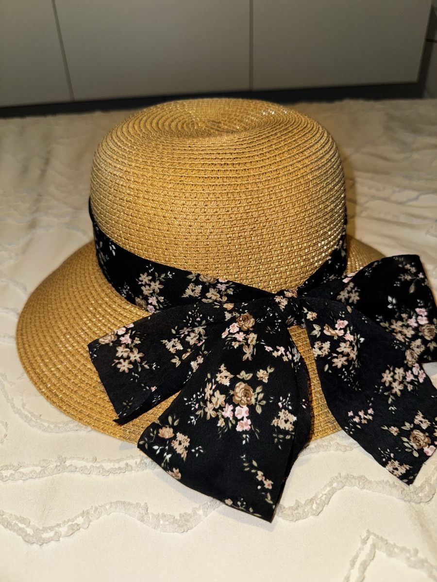 Chapeaux, bonnets & casquettes: Strohhut mit Blumenband neu – Neuf (Voir description) à Untersiggenthal par sca_5tfk