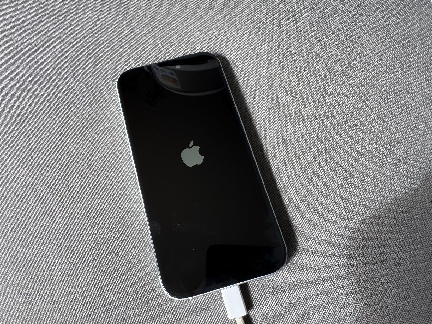 Apple Portables: Apple iPhone 15 – Défectueux à Lausanne par Denis- 2