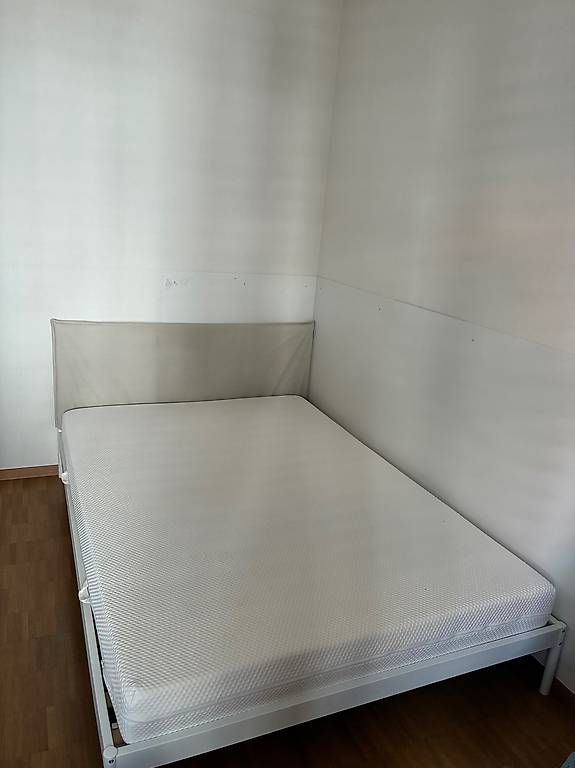 Letti: Lit + matelas à vendre( 140 sur 200) – Usato da Carouge GE venduto da pau_pb5h 2