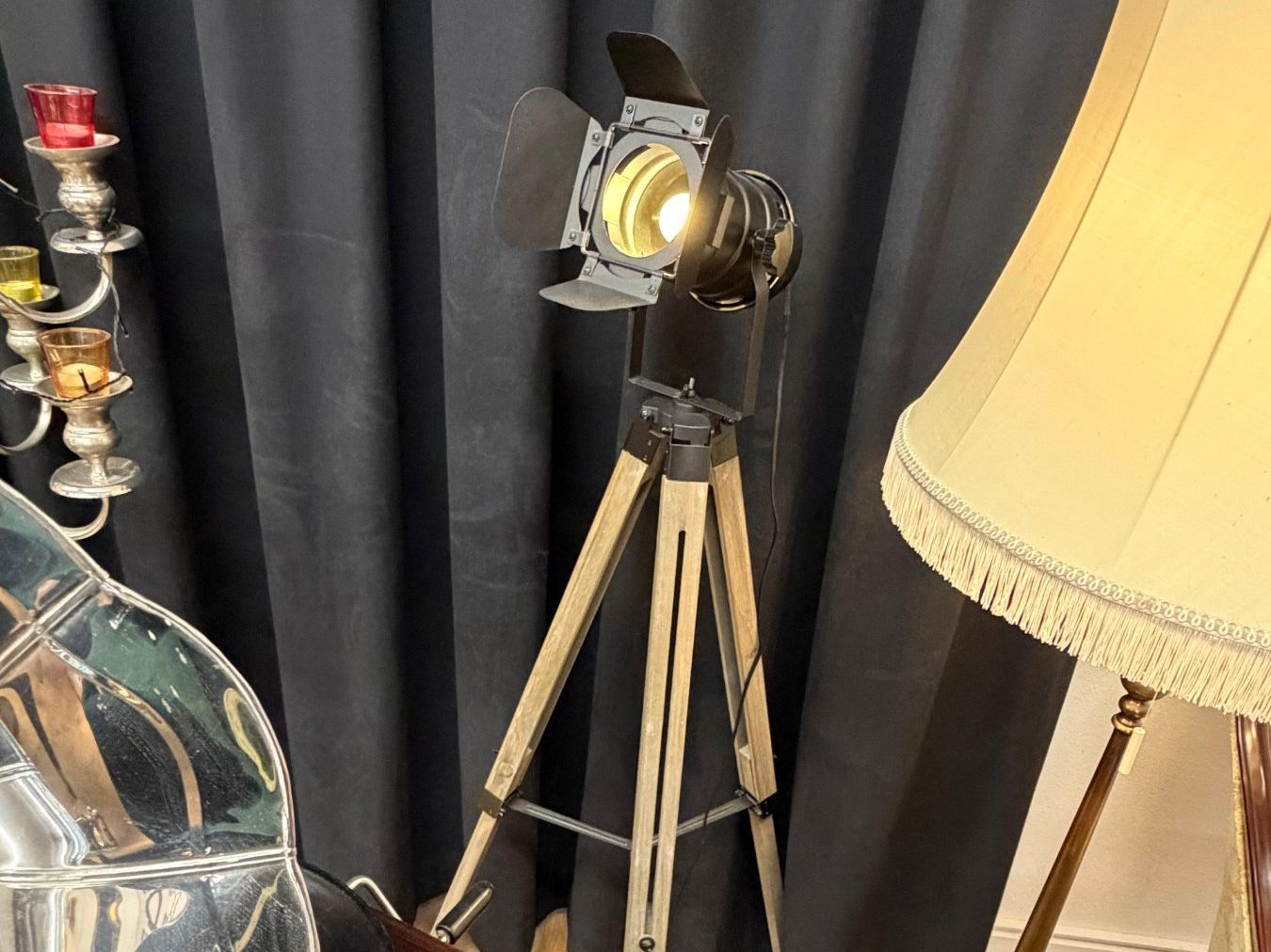 Lampade: Designer-Stehlampe im Filmstudio-Look – Usato da Olten venduto da antonio.troia 1