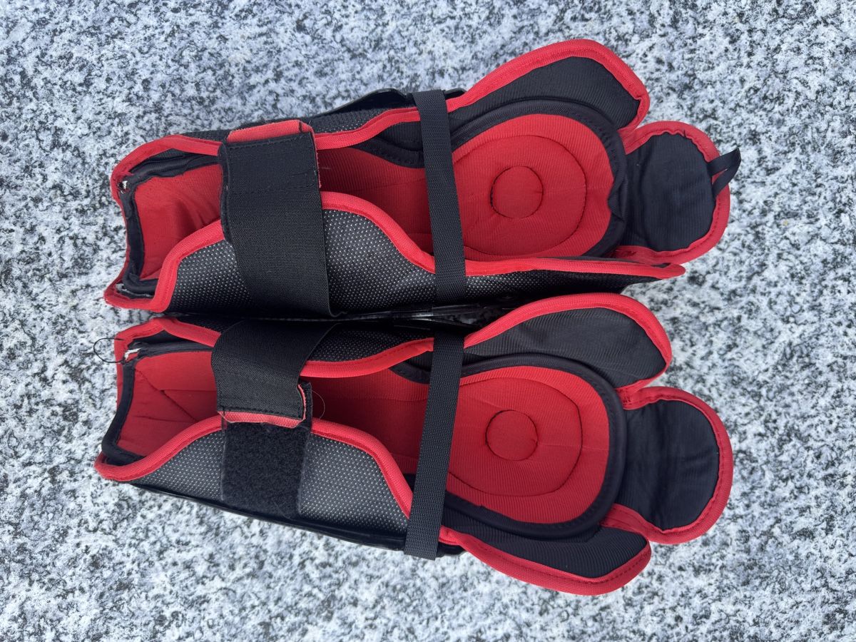 Ccm Schutz & Schoner: CCM Schoner Junior 12 Zoll / 30 cm  – Gebraucht aus Horriwil von kreidlerkari 1