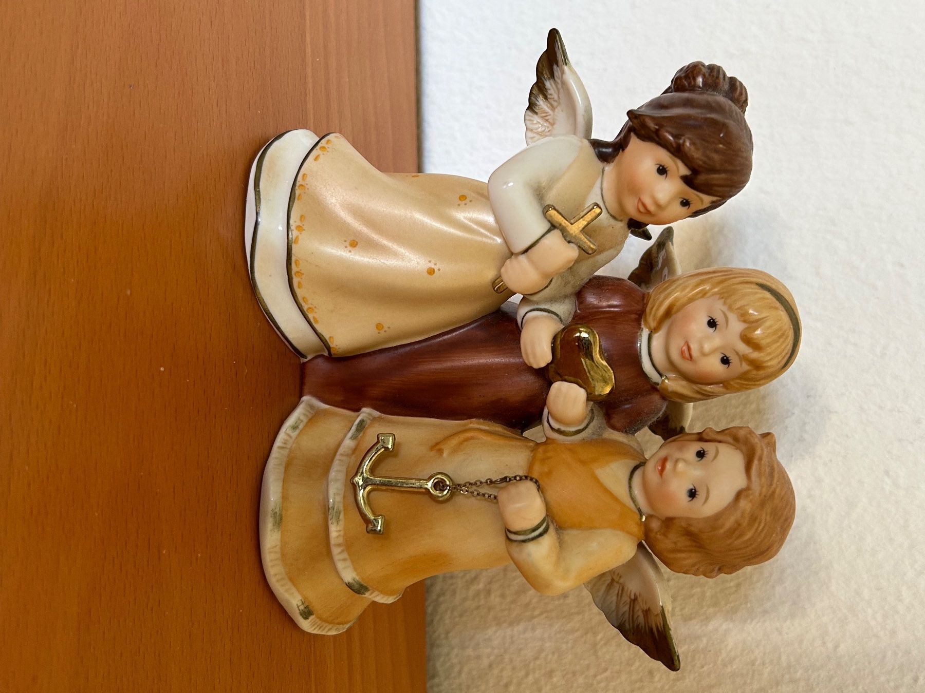 Statuette: GOEBEL Figur  LIEBE  GLAUBE  HOFFNUNG  Limitiert – Usato da Olten venduto da Pablo7 3