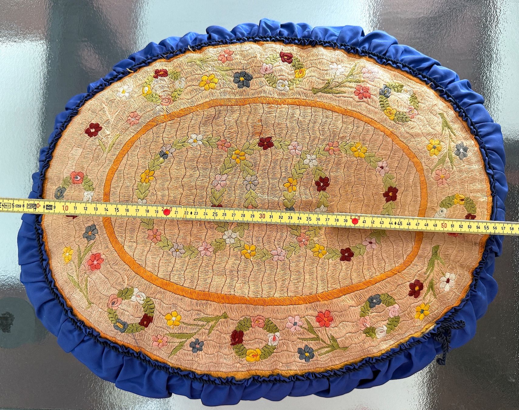 Cuscini: Coussin décoratif avec une décoration brodée à la main – Usato da Veyrier venduto da Szurkemaci 4