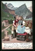 Niedlicher Kinderpaar in Appenzeller Tra
