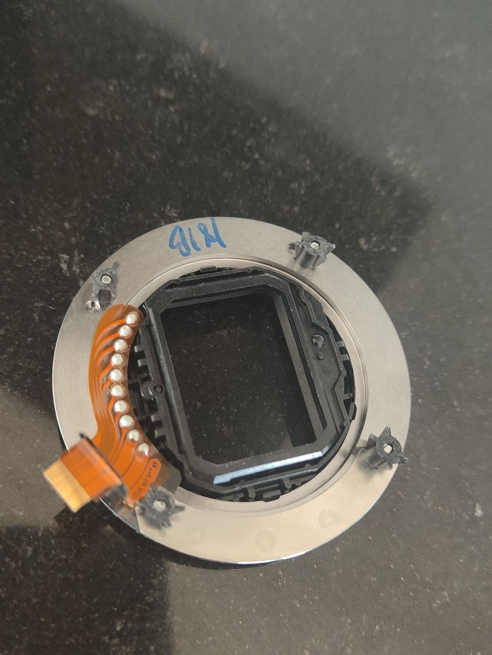 Sony Objektive: Sony e mount makro 90mm defekt – Defekt aus Urtenen-Schönbühl von  4
