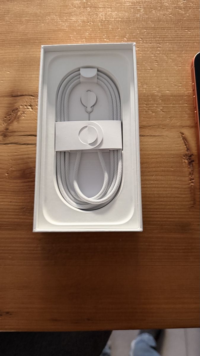 Apple Telefoni cellulari / Smartphones: Iphone 17 pro neuf dans son emballage – Nuovo e nell'imballaggio originale da Areuse venduto da fright 1