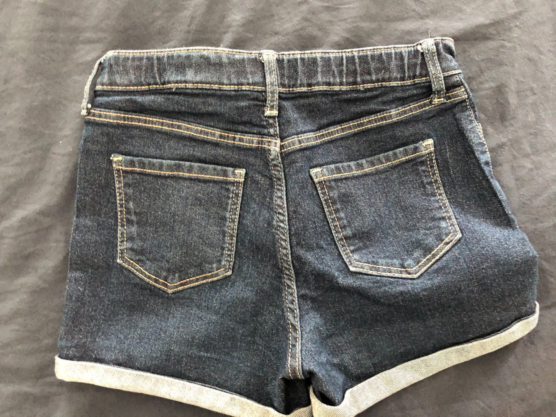 H&M Pantaloni: Jeans shorts  Gr 128 – Usato da Zürich venduto da poliveira 1