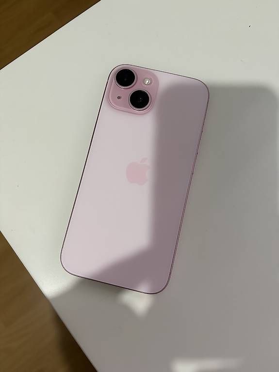 Telefoni cellulari / Smartphones: iPhone 15 Pink - 256 giga – Usato da Lugano venduto da sls_5z8c 2