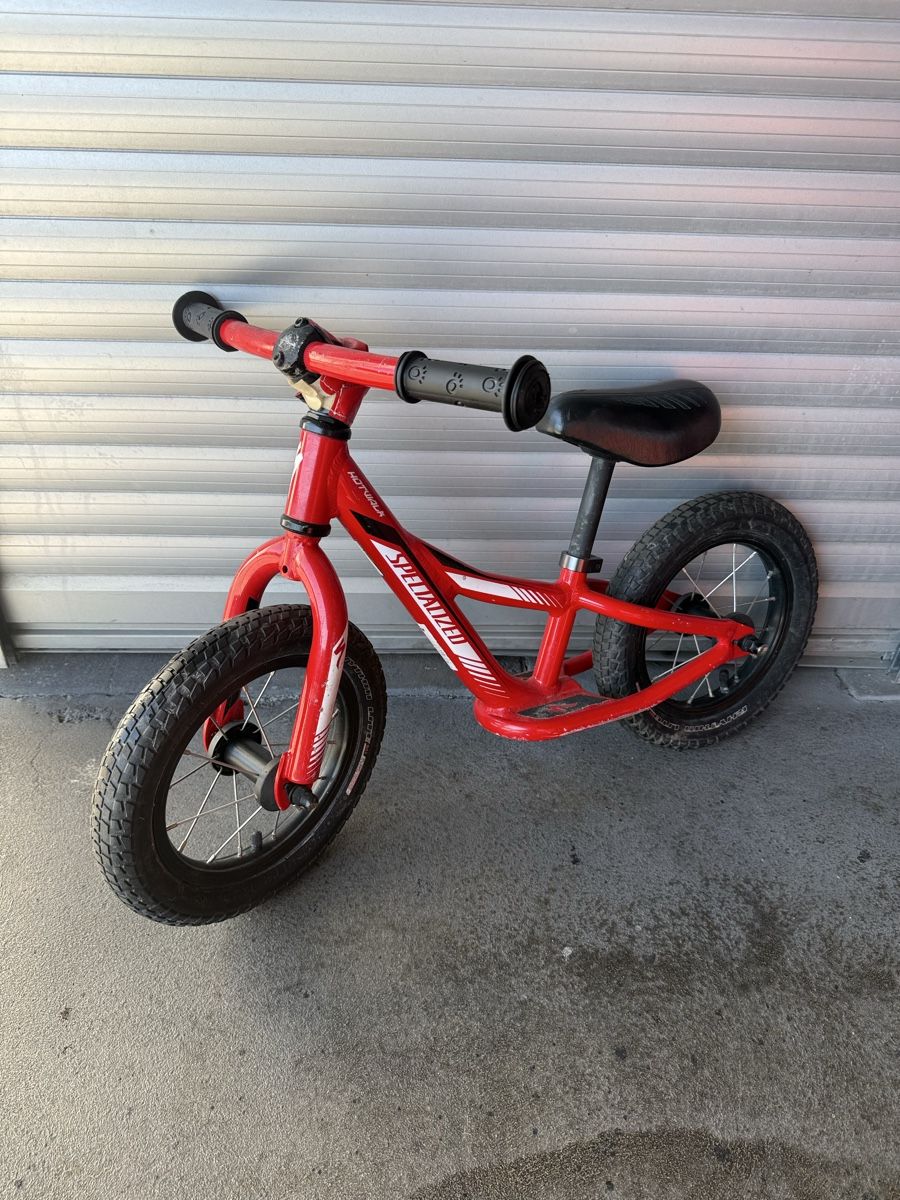 Veicoli per bambini: Laufrad Specialized Hotwalk rot 12 Zoll – Usato da Pfungen venduto da 3LGK158