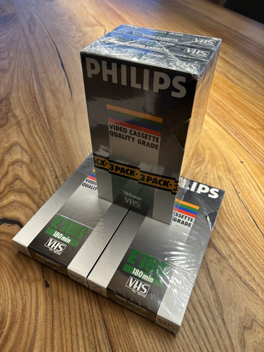 Cassette vuote: Originalverpackt: Philips VHS E-180 Videokassetten, 5 Stück – Nuovo e nell'imballaggio originale da Giffers venduto da Claimjumper69