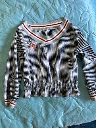 Chic Gingham Blouse with Rose Embroidery, size S