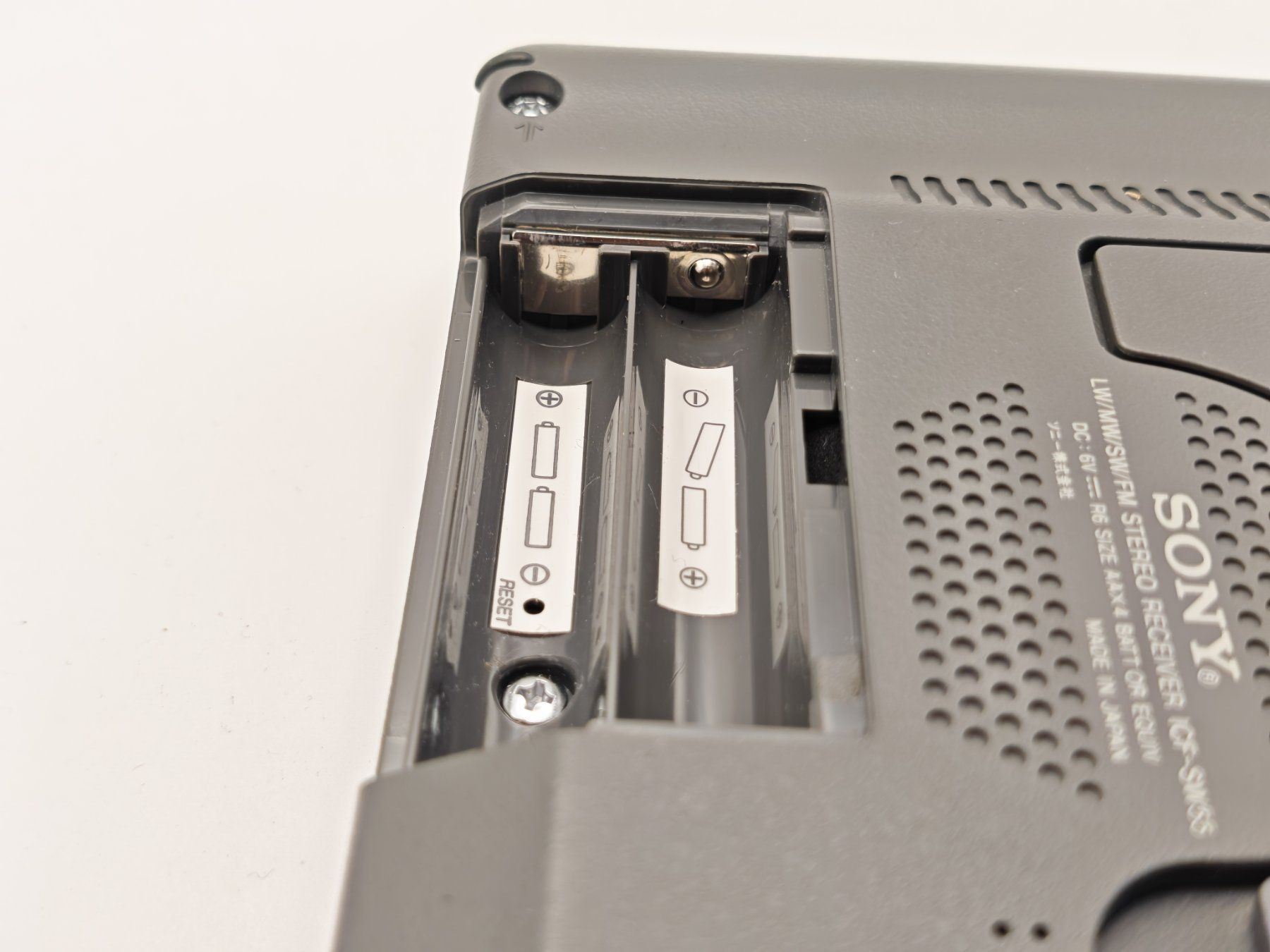 Sony Radio: Sony ICF-SW55 Weltempfänger inkl. Etui – Usato da Thun venduto da Kankii 6