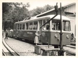 Lugano TI Monte Generoso Bahn Triebwagen im Bahnhof 11.5 x 9