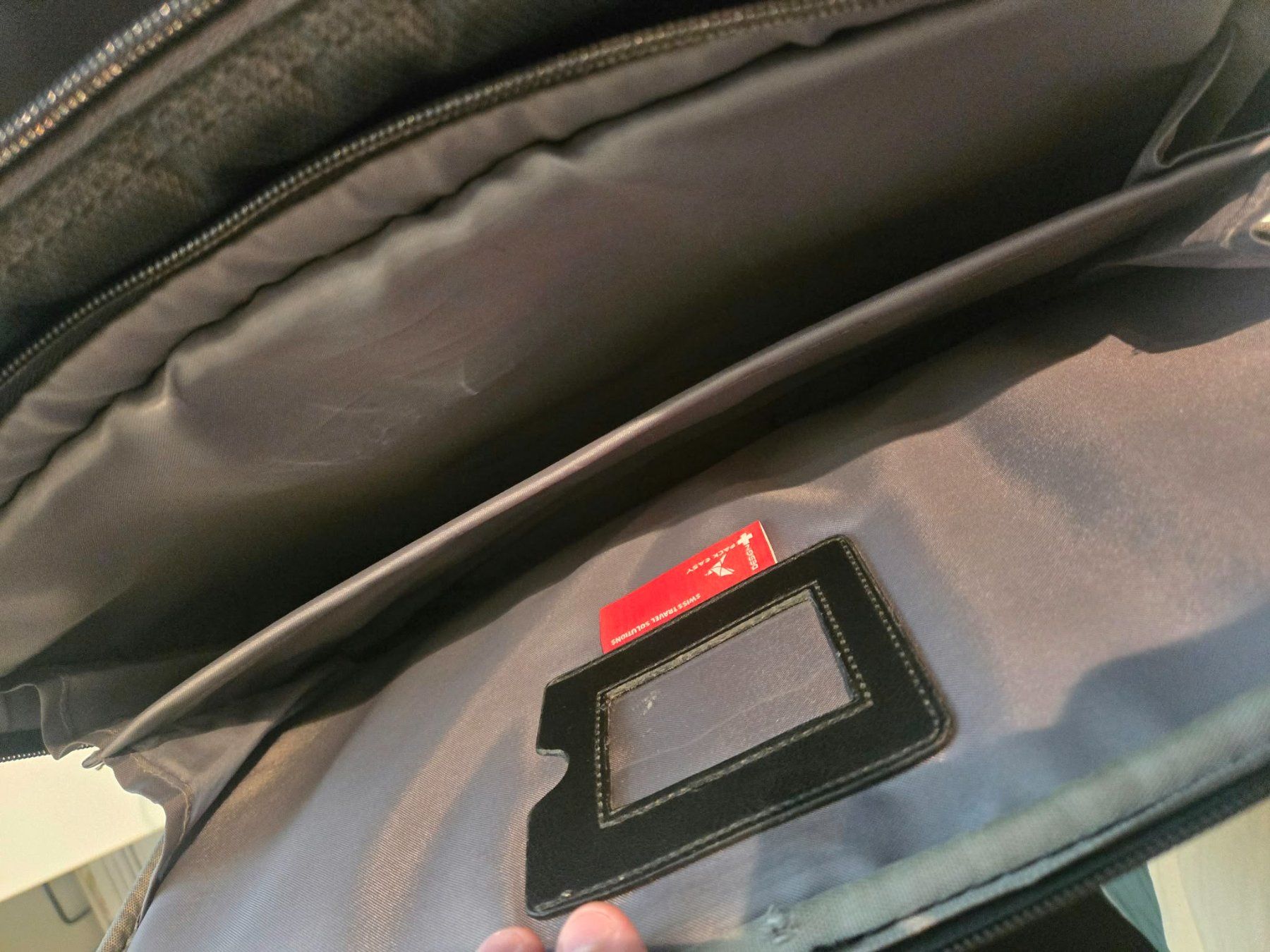 Valises & Sacs: Pack Easy Laptop Tasche mit vielen Fächern – D'occasion à Baar par Schoeggeler1990 1