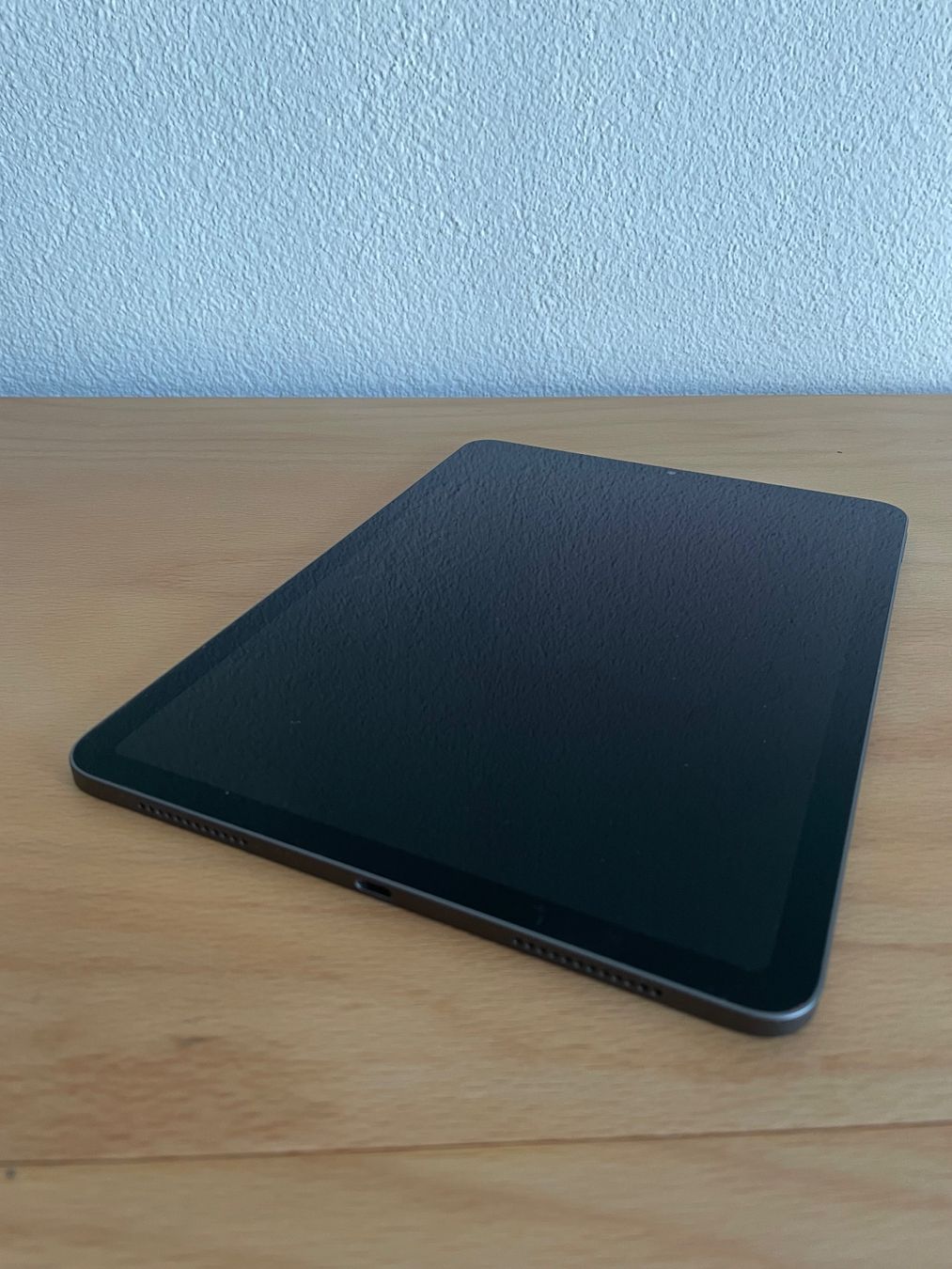 Apple Tablet PC: iPad Air 2022 5. Generation 64 GB grau – Usato da Luzern venduto da challenge1000 2