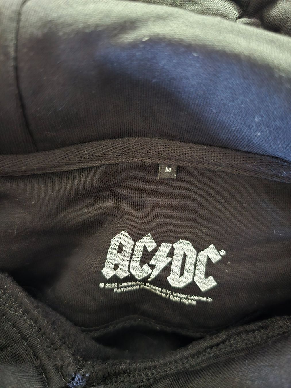 Pulls & Sweat-shirts: Pullover mit AC/DC Motiv schwarz Grösse M neu – D'occasion à Reute AR par angelflower 3