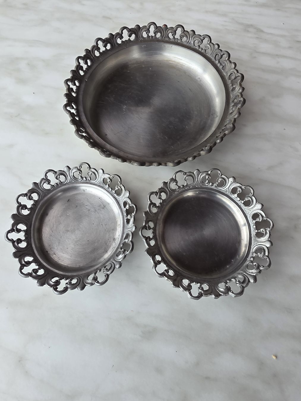 Set di piatti: Vintage Pewter Set. – Usato da Hinwil venduto da Ehretstock8 1