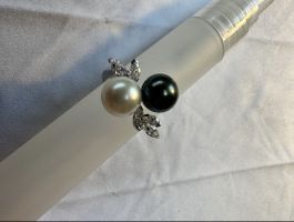 Gold Ring mit Diamanten und Perlen