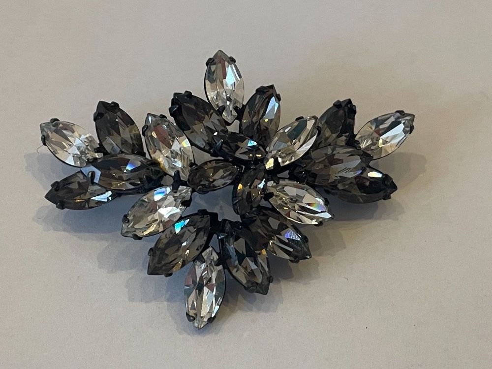 Broche Art Déco Plexiglas Fleurs Peintes Main 50x40 Mm